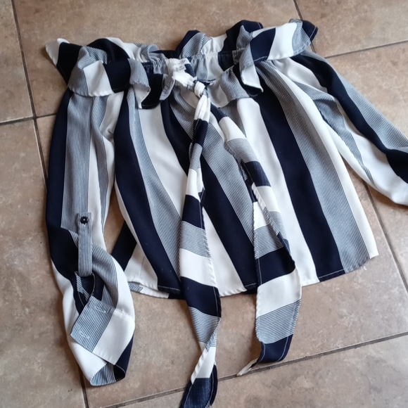 Blouses - Picture 1 of 2